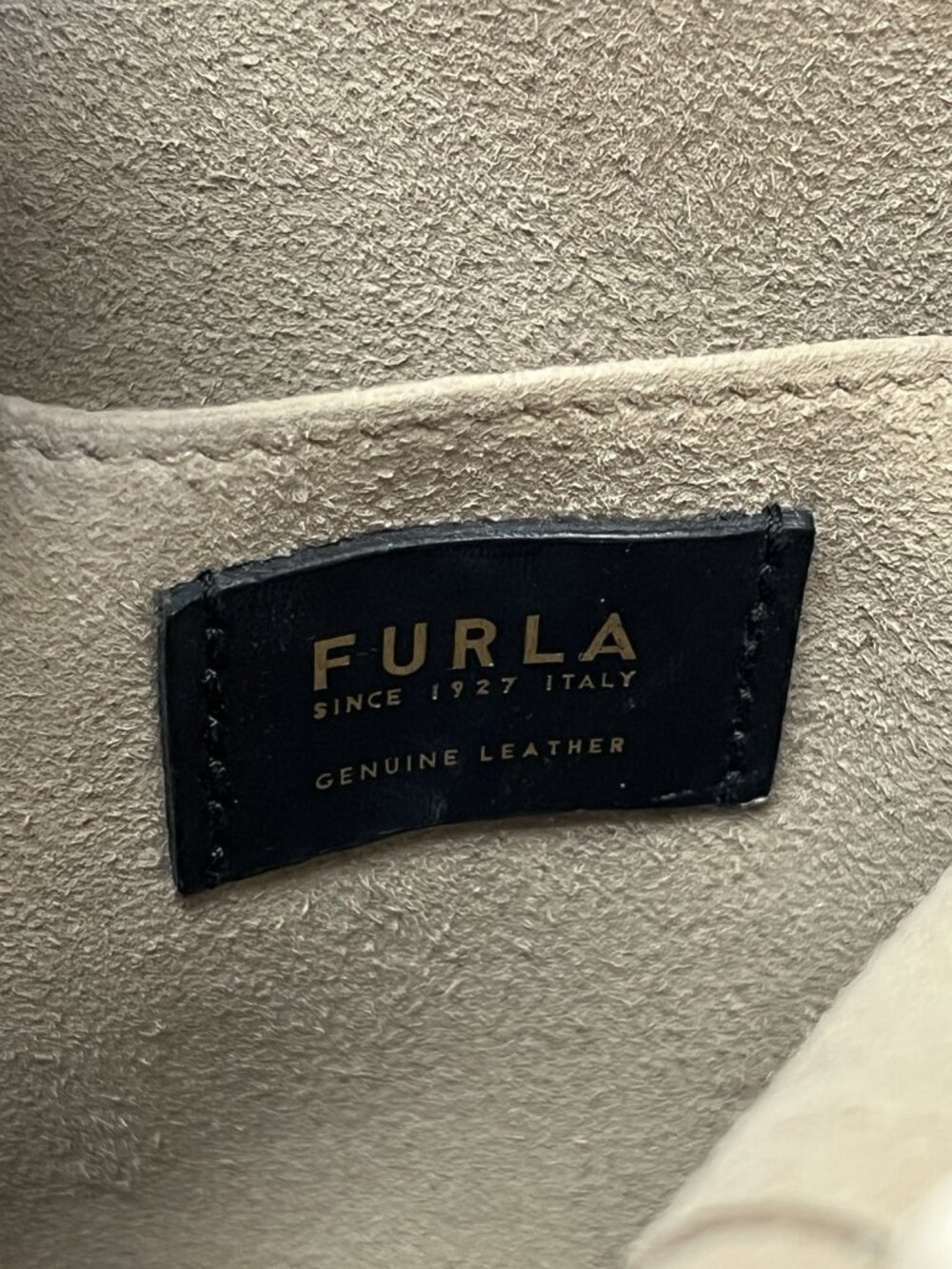 FURLA Sleek Bucket Bag in White Pebbled Leather - Picture 11 of 12
